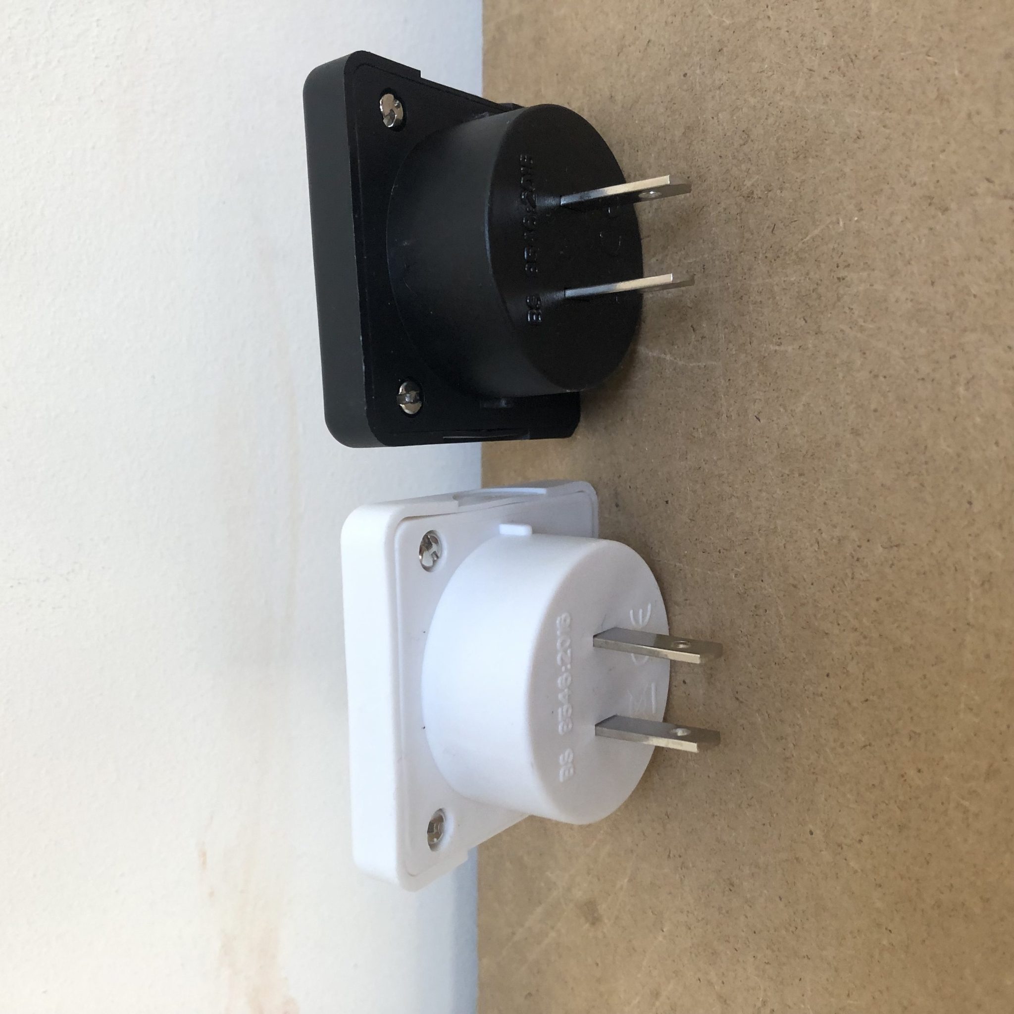 UK to USA Travel Adapter - Image 3